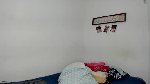 Snapshot of gabriela_duarte chatting on 01/18/25, 06:03 Gabi online show from 01/18/25, 06:03