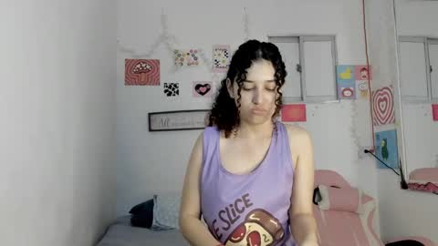 Snapshot of gabriela_duarte chatting on 09/19/25, 05:53 Gabi online show from 09/19/25, 05:53