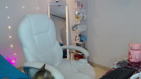 .  online show from 11/12/25, 06:47