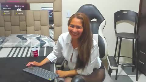 Snapshot of gabriela_ponce chatting on 12/01/25, 11:43 gabriela ponce online show from 12/01/25, 11:43