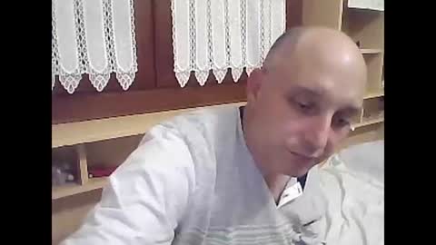 Snapshot of gabrielegr22 chatting on 10/08/25, 05:10 Gabriele online show from 10/08/25, 05:10