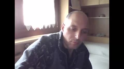 Snapshot of gabrielegr22 chatting on 10/22/25, 01:11 Gabriele online show from 10/22/25, 01:11