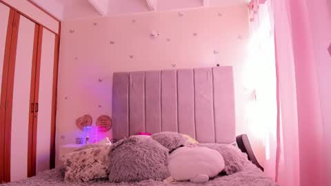 Snapshot of gabrielladurandd chatting on 12/14/25, 06:12 Gaby online show from 12/14/25, 06:12