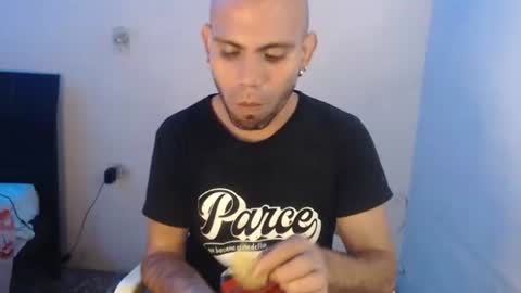 Snapshot of gabrielle_ramirez chatting on 12/20/24, 04:42 Gabriel online show from 12/20/24, 04:42