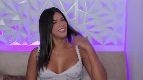 Gabriela  online show from 10/17/25, 11:18