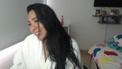 Snapshot of gaby_bluexx chatting on 02/20/25, 12:15 Gaby Blue online show from 02/20/25, 12:15