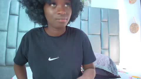 Snapshot of gabystom chatting on 11/11/25, 07:36 gabystom online show from 11/11/25, 07:36