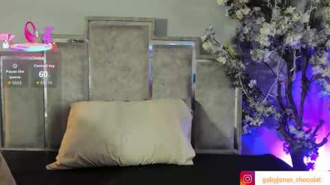 gabyyjones online show from 10/30/25, 11:33