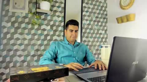 Snapshot of gaelpike chatting on 12/05/25, 12:14 Gael online show from 12/05/25, 12:14