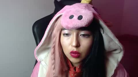 Kate 3 online show from 09/28/25, 10:48