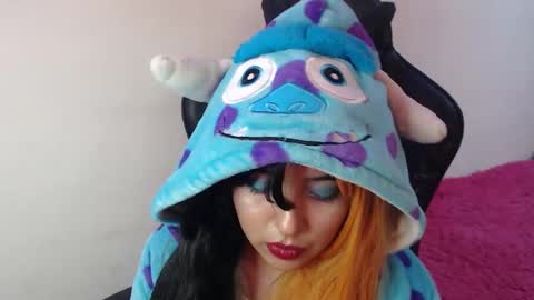 Kate 3 online show from 11/28/25, 08:55