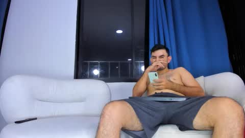 gal_stone_ online show from 01/12/26, 12:05