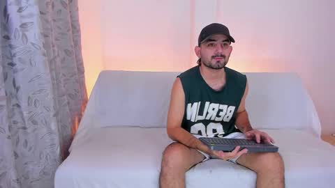 gal_stone_ online show from 03/23/26, 12:14