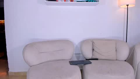 gal_stone_ online show from 05/14/26, 12:06