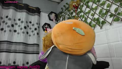 Snapshot of galeanobigcock chatting on 01/08/25, 01:21 darling online show from 01/08/25, 01:21