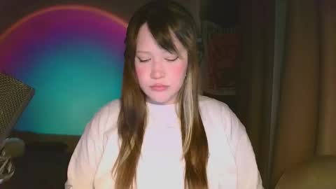 Snapshot of gamergirl01 chatting on 10/07/25, 04:04 Alex brb in 2 hours online show from 10/07/25, 04:04