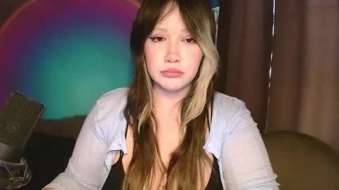 Snapshot of gamergirl01 chatting on 11/08/25, 10:37 Alex brb in 2 hours online show from 11/08/25, 10:37