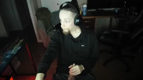 Snapshot of gamingpleasure chatting on 12/25/24, 09:56 GamingPleasure online show from 12/25/24, 09:56