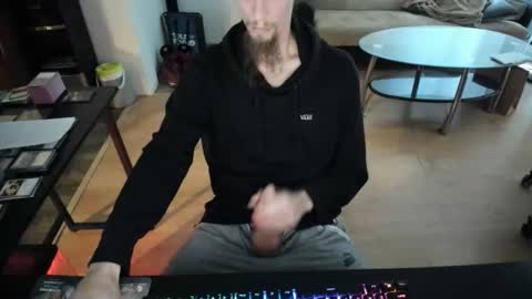 Snapshot of gamingpleasure chatting on 11/04/25, 04:50 GamingPleasure online show from 11/04/25, 04:50