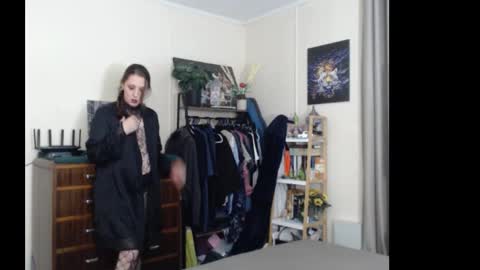 HOT  online show from 11/22/25, 10:58