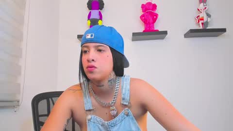 Snapshot of gangster_girl chatting on 12/17/24, 10:22 GANG online show from 12/17/24, 10:22