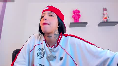 Snapshot of gangster_girl chatting on 01/15/25, 10:57 GANG online show from 01/15/25, 10:57