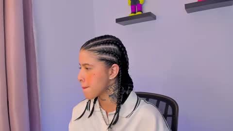 Snapshot of gangster_girl chatting on 02/11/25, 01:10 GANG online show from 02/11/25, 01:10