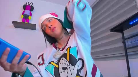 Snapshot of gangster_girl chatting on 10/29/25, 04:15 GANG online show from 10/29/25, 04:15