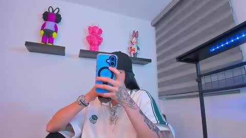 Snapshot of gangster_girl chatting on 11/20/25, 12:44 GANG online show from 11/20/25, 12:44