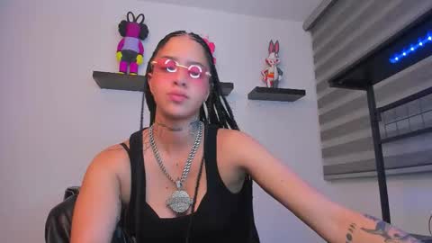 Snapshot of gangster_girl chatting on 12/18/25, 09:04 GANG online show from 12/18/25, 09:04