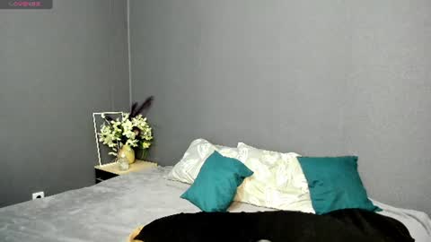 Snapshot of garden_of_eden_ chatting on 06/22/26, 04:09 Max and Eva online show from 06/22/26, 04:09