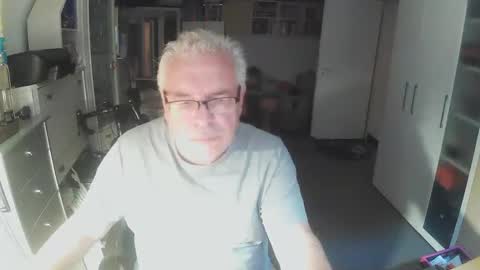 Snapshot of gargamil chatting on 10/13/25, 11:21 gargamil online show from 10/13/25, 11:21