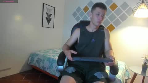 Snapshot of garuo_18 chatting on 10/30/25, 03:52 garuo_18 online show from 10/30/25, 03:52