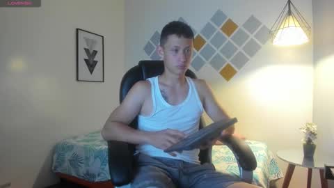 Snapshot of garuo_18 chatting on 10/31/25, 03:40 garuo_18 online show from 10/31/25, 03:40