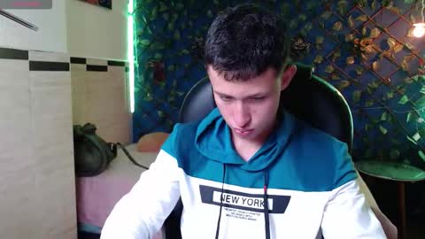 Snapshot of garuo_18 chatting on 11/16/25, 03:12 garuo_18 online show from 11/16/25, 03:12