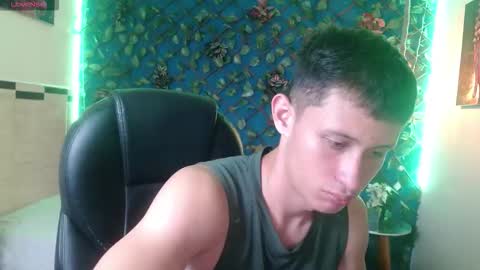 Snapshot of garuo_18 chatting on 11/21/25, 04:55 garuo_18 online show from 11/21/25, 04:55