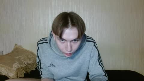 Snapshot of gary_snail33257 chatting on 12/13/25, 07:53 meow online show from 12/13/25, 07:53