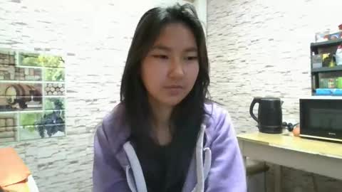 Snapshot of garybusta chatting on 11/12/25, 11:43 Amelia online show from 11/12/25, 11:43