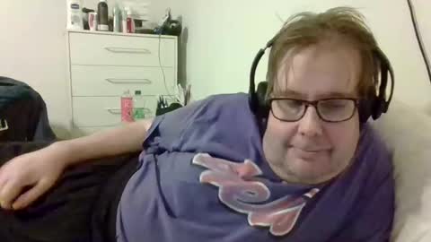 Gary online show from 10/19/25, 04:24