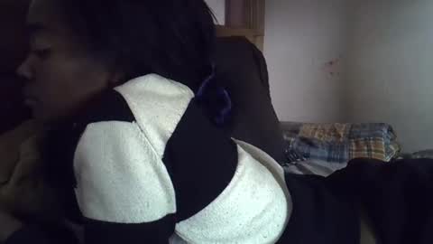 Snapshot of gasielah chatting on 02/28/25, 01:03 gasielah online show from 02/28/25, 01:03