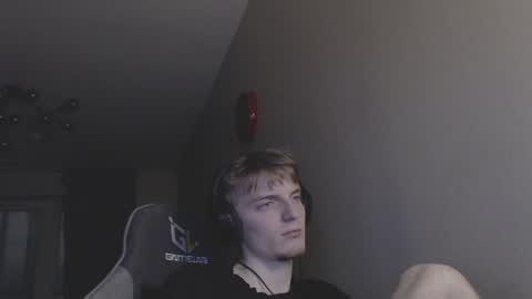 Snapshot of gasturfahe chatting on 12/16/24, 08:58 gasturfahe online show from 12/16/24, 08:58