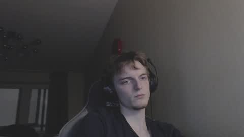 Snapshot of gasturfahe chatting on 12/19/24, 08:13 gasturfahe online show from 12/19/24, 08:13