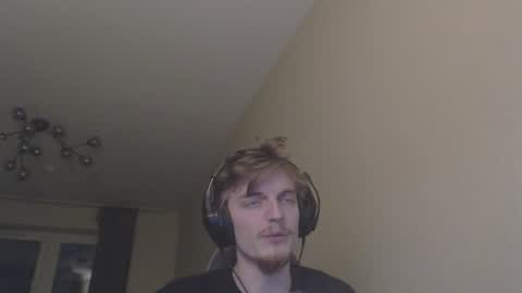 Snapshot of gasturfahe chatting on 02/07/25, 08:31 gasturfahe online show from 02/07/25, 08:31