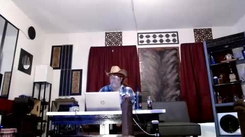 gatewaylaptop2019 online show from 10/27/25, 06:56