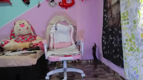 Diana online show from 11/21/25, 07:01