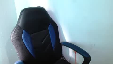 Snapshot of gatika_sexy chatting on 02/13/25, 07:42 katia online show from 02/13/25, 07:42