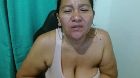 Snapshot of gatika_sexy chatting on 02/19/25, 07:28 katia online show from 02/19/25, 07:28