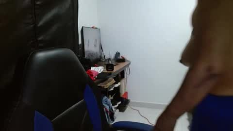 Snapshot of gatika_sexy chatting on 10/04/25, 04:10 katia online show from 10/04/25, 04:10