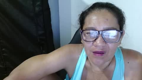 Snapshot of gatika_sexy chatting on 11/23/25, 04:45 katia online show from 11/23/25, 04:45