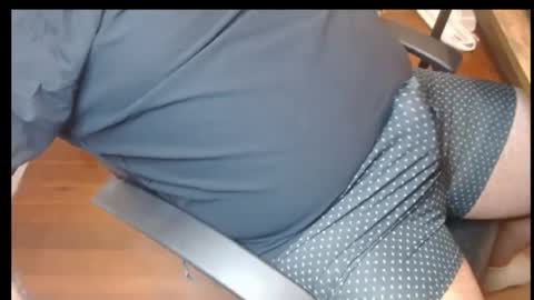 Snapshot of gato27cam chatting on 03/04/25, 01:01 Marco online show from 03/04/25, 01:01